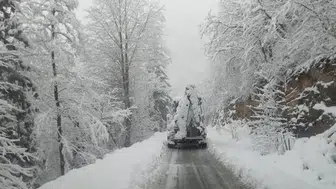 Trabzon’da kar yağışı sonrası yol açma çalışmaları sürüyor