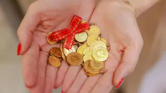 Altın Fiyatları Düşerken, Talep Zirveye Çıkıyor: Uzman Yatırımcıları Uyarıyor!