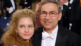 Orhan Pamuk'un Kızı Rüya Pamuk: Hayatı ve Ailesi Hakkında Bilgiler