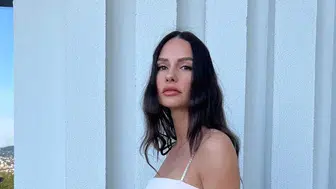 Doktorlar Dizisi'nin Yıldızı Yasemin Ergene, Emirgan’da Görüntülendi: Karaca Başaran ile Aşk İddiaları Gündemde!