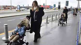 Derya Tuna, Ailesiyle Birlikte Bayram İçin Viyana'ya Uçtu!