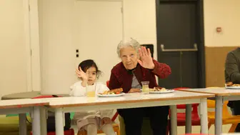 Alanya'da Kuşaklar Buluştu: Farklı Yaşam Deneyimleri ve Paylaşımlar!