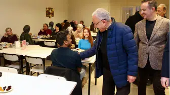 Ordu Büyükşehir Belediye Başkanı Güler, öğrencilerle iftar yaptı