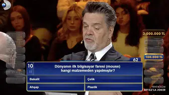 Dünya'nın ilk bilgisayar faresi, mouse hangi malzemeden yapılmıştır?