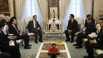 Tayland Başbakanı Charnvirakul, Wang Yi’yi kabul etti