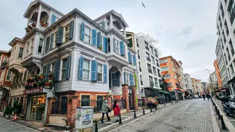 Moda'da emlak piyasasını karıştıran teklif: Bebeğe ismini ver, kirayı yarıya indireyim