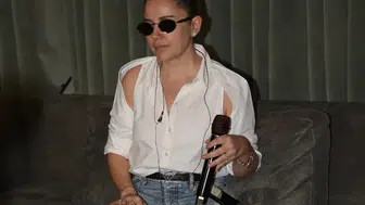 Merve Özbey, Yeni Sahne Konseptini ve Repertuvarını Açıkladı!