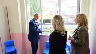 Kocagöz, Günde Dört Okulda Öğrencilerle Buluştu!