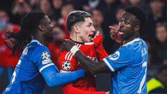 Futbol sahalarında yeni dönem: Ağzını kapatana kırmızı kart geliyor