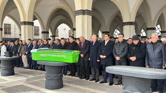 Umut Yılmaz Zor Günler Geçiriyor: Fatma Yılmaz Son Yolculuğuna Dualarla Uğurlandı