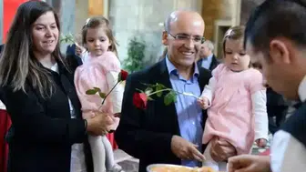 AJET'in Mehmet Şimşek'in eşi ve kızları için başka yolcuları indirdiği iddiasına cevap geldi