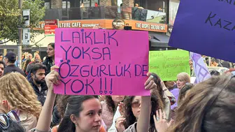 Kadınlardan "evde otur" dayatmasına sert tepki: Kazanılmış haklarımıza dokunmayın
