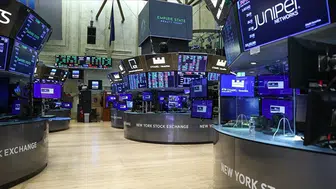 Wall Street bekleyişte: Yatırımcılar verileri bekliyor