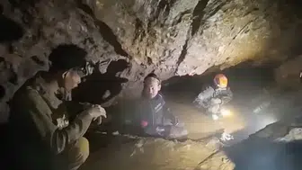 Laos'ta Ölümle Dans: Mağaradan Kendi İmkanlarıyla Çıktılar