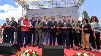 Özgür Özel’den İzmir’de Yerel Yönetim Vurgusu: Hizmetler Halk İçin Büyüyor