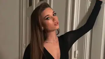 Ekranların sevilen ismi Afra Saraçoğlu genetik mirasını gözler önüne serdi: Annesini görenler gözlerine inanamadı