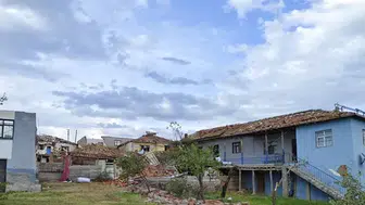 Çorum’da Afet Alarmı: Hortum Köyleri Vurdu, Vali Çalgan Bölgeye Gitti