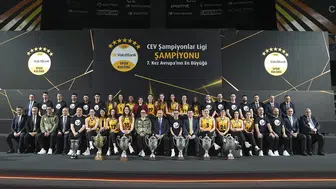 Avrupa'nın zirvesinden döndüler: VakıfBank başarıyı basınla kutladı