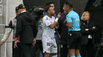 Sahada büyük kaos: Neymar yedek kulübesine gönderilince çılgına döndü