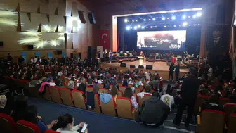 Sivas'ta Sinema Rüzgarı Dindi: Yıldızlar Geçidinde Görkemli Final