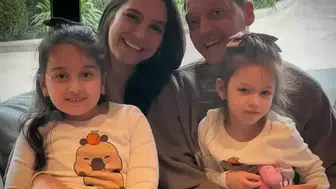 Minik kızı Elisa’nın heyecanını hayırla taçlandırdı: Mesut Özil’den dünyaya yayılan bayram desteği