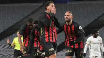 Süper Lig'de nefes kesen final virajı: Ligin dibi karıştı, puan farkları eridi