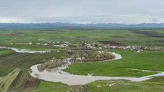 Kars'ta sel kabusu: Çiftçinin emeği sular altında kaldı