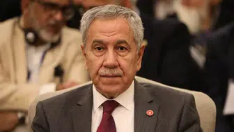 Bülent Arınç'tan 'yeni oluşum' söylentilerine net yanıt: "Evin sahibiyim, eleştiririm"