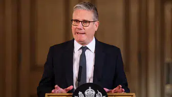 Starmer için yolun sonu mu? Kabine üyeleri koltuğu bırakması için düğmeye bastı