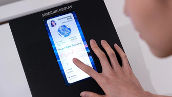 Akıllı telefonunuz artık doktorunuz olabilir: Samsung ekranlara devrim niteliğinde sağlık sensörleri ekliyor