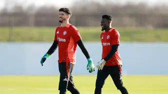 Manchester United'da büyük değişim: İki eldivenin de bileti kesildi!