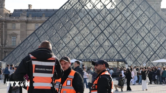 Louvre Müzesi'nin gölgesindeki dev soygun beyazperdeye taşınıyor