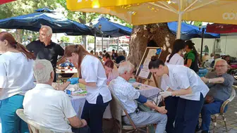 Meslek Liseliler Sahaya İndi: İzmir'de Sağlık Hizmetleri Vatandaşla Buluştu