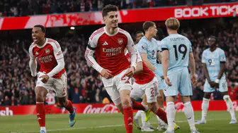Londra’da bayram havası: Arsenal şampiyonluk kupasına bir adım daha yaklaştı