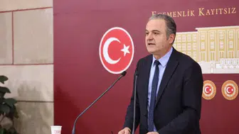 Amasya’da tiyatro perdesi kapandı: Âşık Mahzuni Şerif oyununa sansür Meclis yolunda