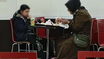 Tarabya'da vicdanları sızlatan 'sosyo-ekonomik' engel: Anne ve kızına restoranda yer yok
