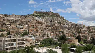 Taşın masalsı hikayesi Mardin’i zirveye taşıdı: İlkbahar bereketi otelleri doldurdu