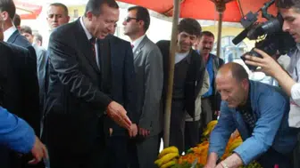 Pazar tezgahlarında iki dönem arası uçurum: 2004'ün market hesabı bugün neye denk geliyor?