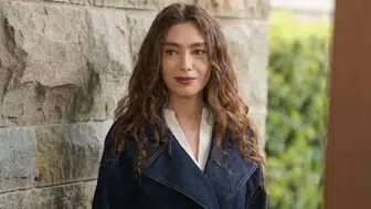 Neslihan Atagül üç yıllık ekran arasını noktalıyor