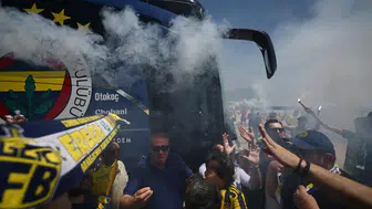 Fenerbahçe genç yeteneklerine profesyonel sözleşme imzalattı