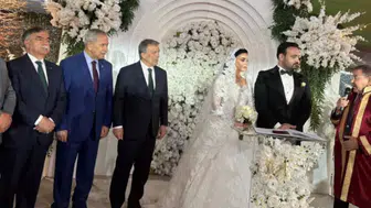 Siyaset dünyasını buluşturan düğünde dikkat çeken protokol anları