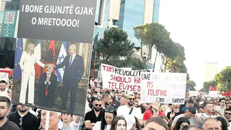 Arnavutlukta tartışmalı turizm projesine karşı halk sokağa indi