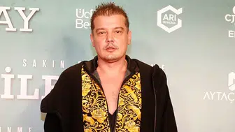 Ekranlara uzun süre ara veren Arda Kural'dan sürpriz aşk pozu: Mutluluğu gözlerinden okunuyor