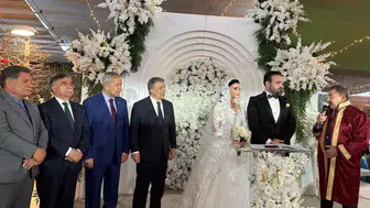 Siyasi buluşmada dikkat çeken nezaket krizi