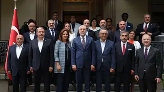 Bakan Işıkhan İsviçre'de temaslarına başladı: Küresel iş dünyası temsilcileriyle kritik buluşma