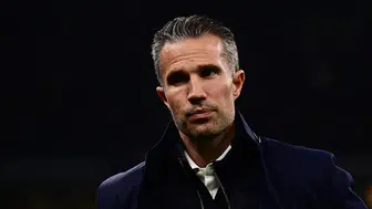 Feyenoord yönetimi Van Persie ile devam etmeme kararı aldı