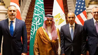 Kahire'de Libya merkezli bölgesel diplomasi trafiği