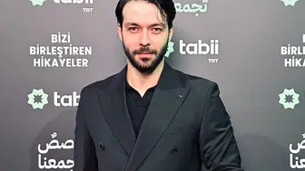 Hilmi Cem İntepe oyunculuk kariyerinin kapısını Acun Ilıcalı açtı