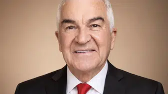 Yüksek Maaş Tartışması Siyasette Vicdan Sınırlarını Zorluyor