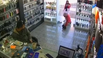 Mersin’de Köpeğin Gizemli Ölümü! Köpeği Sevip Bıraktılar, Köpek Hareketsiz Bulundu!